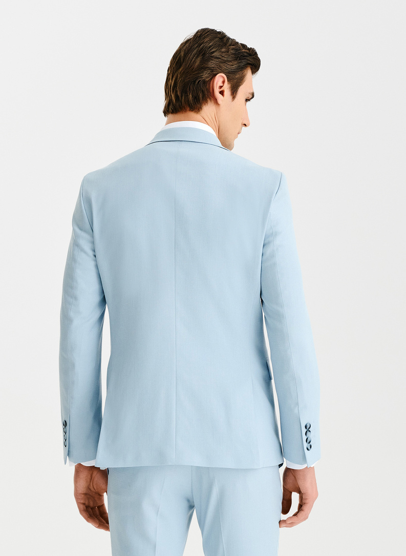 Ślubny błękitny garnitur męski