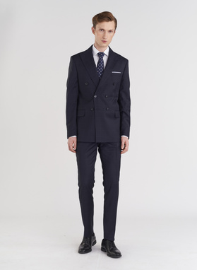 Dwurzędowa marynarka garniturowa w subtelną kratę