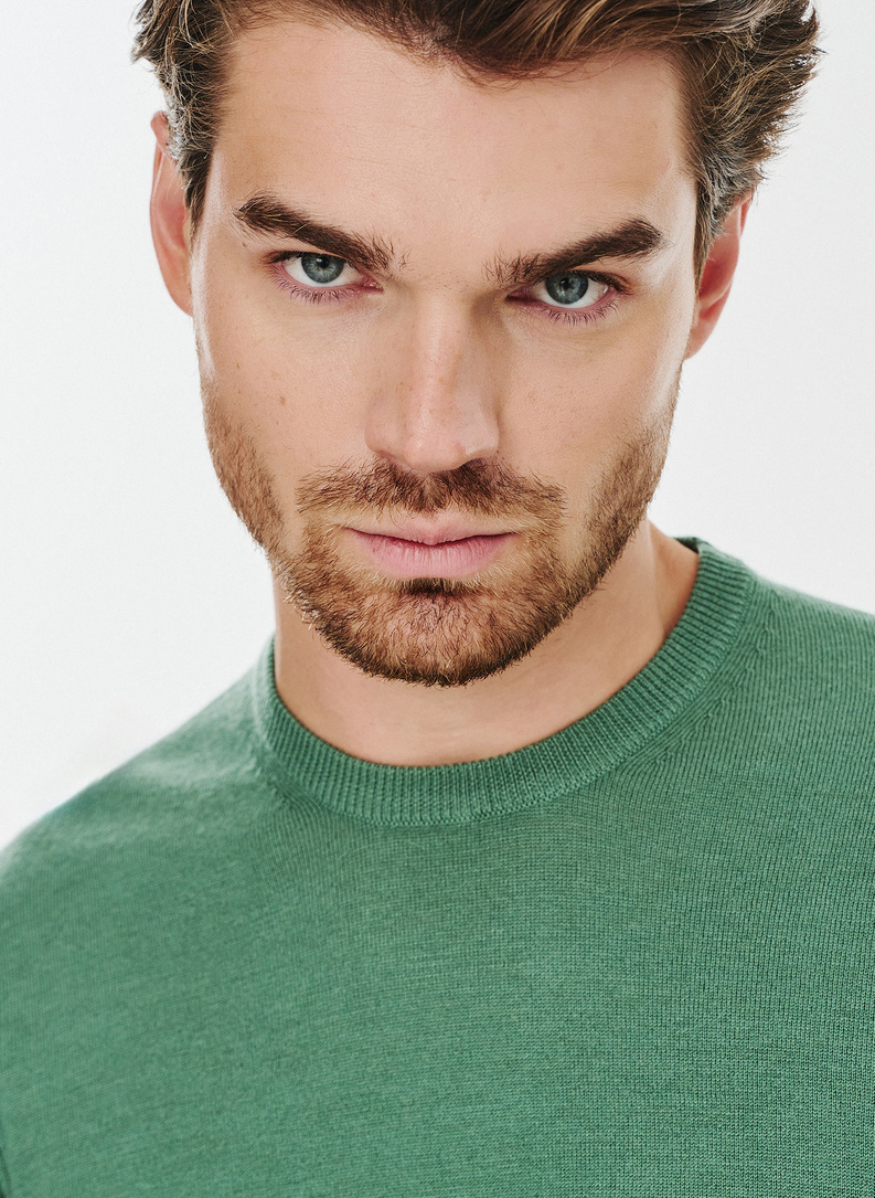 Zielony męski sweter