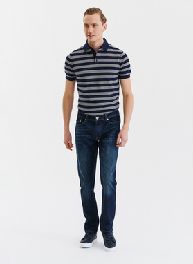 Granatowe spodnie męskie jeansowe