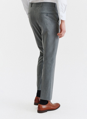 Gładki szary garnitur męski