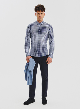 Kwiatowa koszula w kolorze granatowym