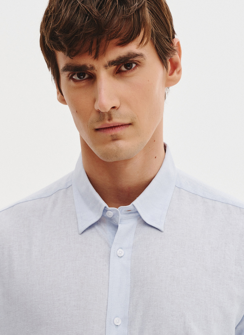 Błękitna koszula z lnu i bawełny