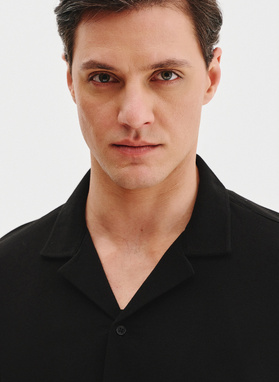 Koszula męska w kolorze czarnym z krótkim rękawem