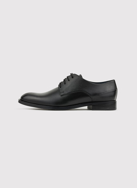 Czarne skórzane buty derby