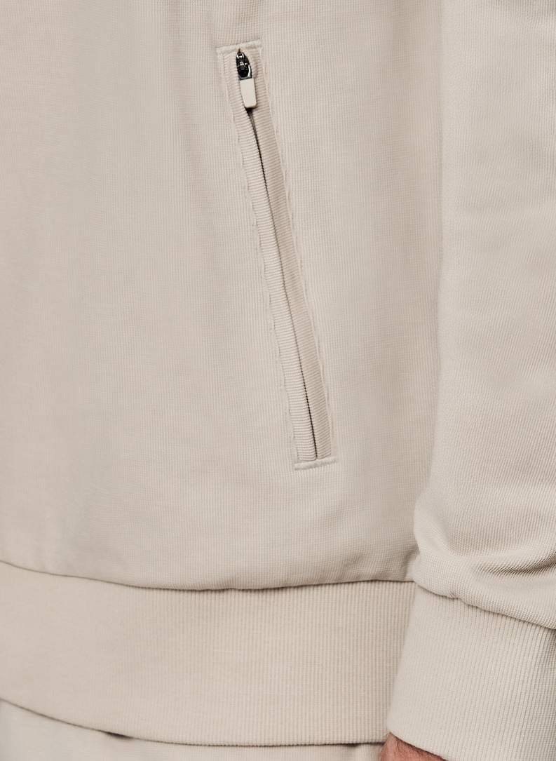 Beżowy dres męski z szortami