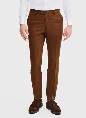 Ślubny brązowy garnitur męski