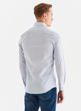 Koszula w kolorze białym w błękitny wzór 