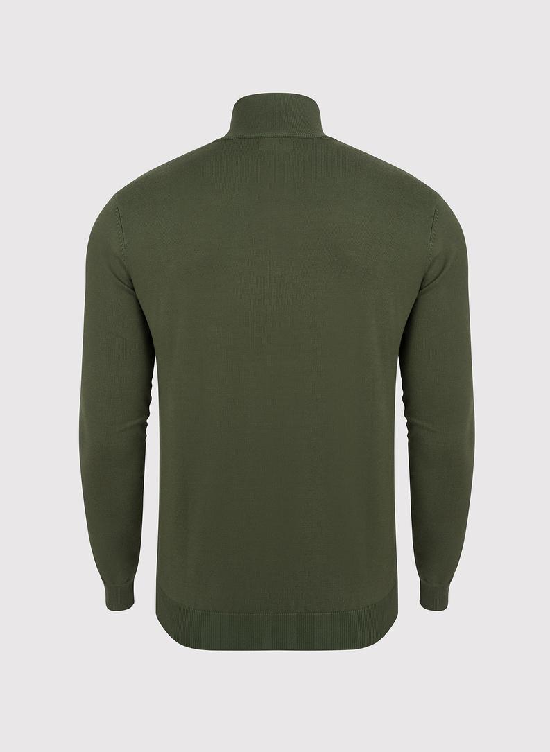 Zielony sweter z wysoką stójką zapinaną na zamek