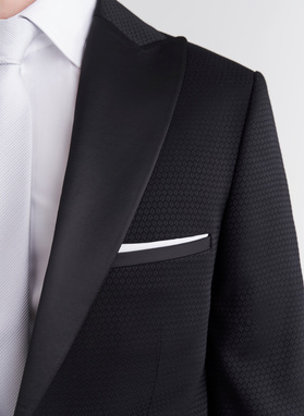 Czarna marynarka smokingowa w mikrowzór 