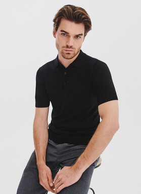 Czarny swetrowy t-shirt polo