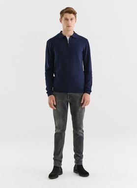 Granatowy sweter męski z kołnierzykiem