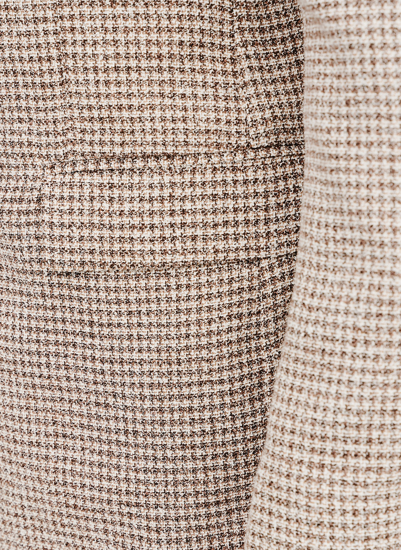 Brązowa marynarka w pepitkę