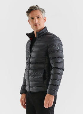 Krótka pikowana kurtka w kolorze czarnym