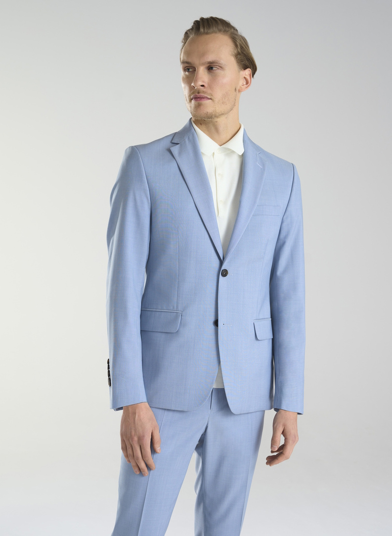 Błękitny męski garnitur