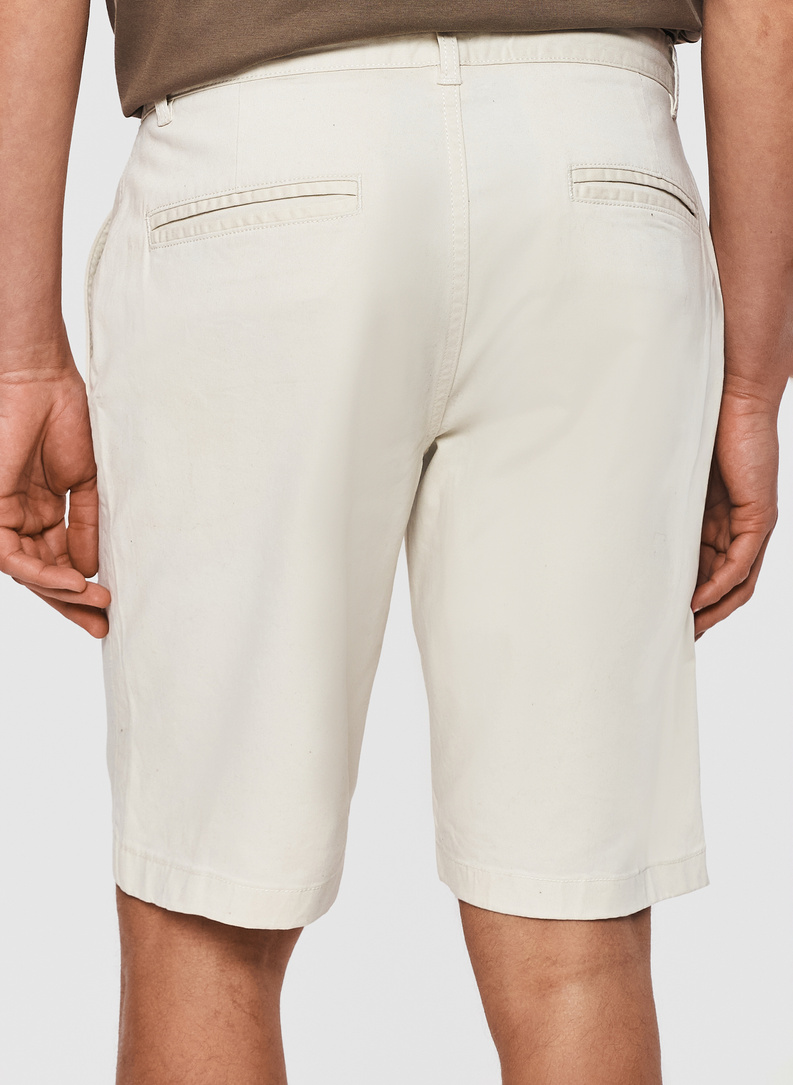 Jasnobeżowe szorty męskie