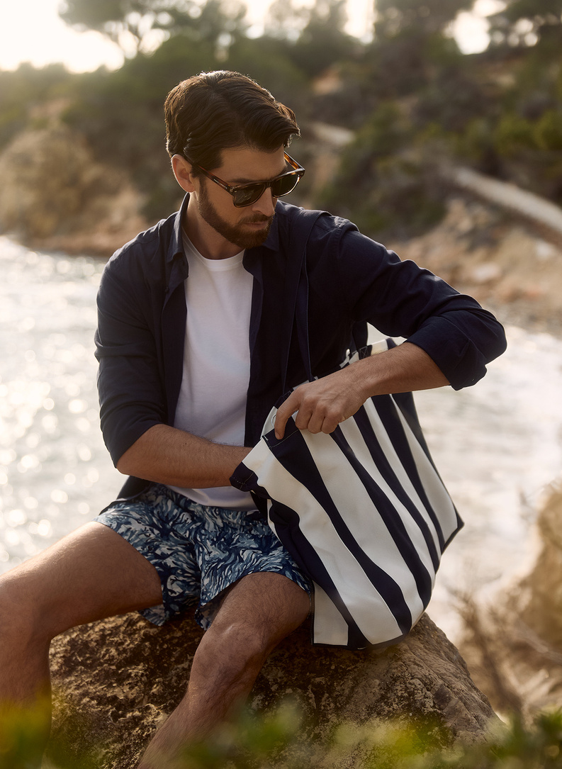 Szorty kąpielowe w niebieski wzór koralowy