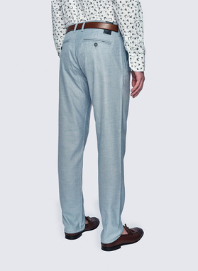 Błękitne spodnie męskie