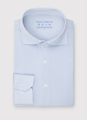 Błękitna koszula w drobny prążek