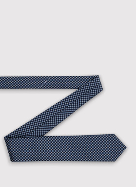 Męski krawat w kolorze granatowym w drobny wzór