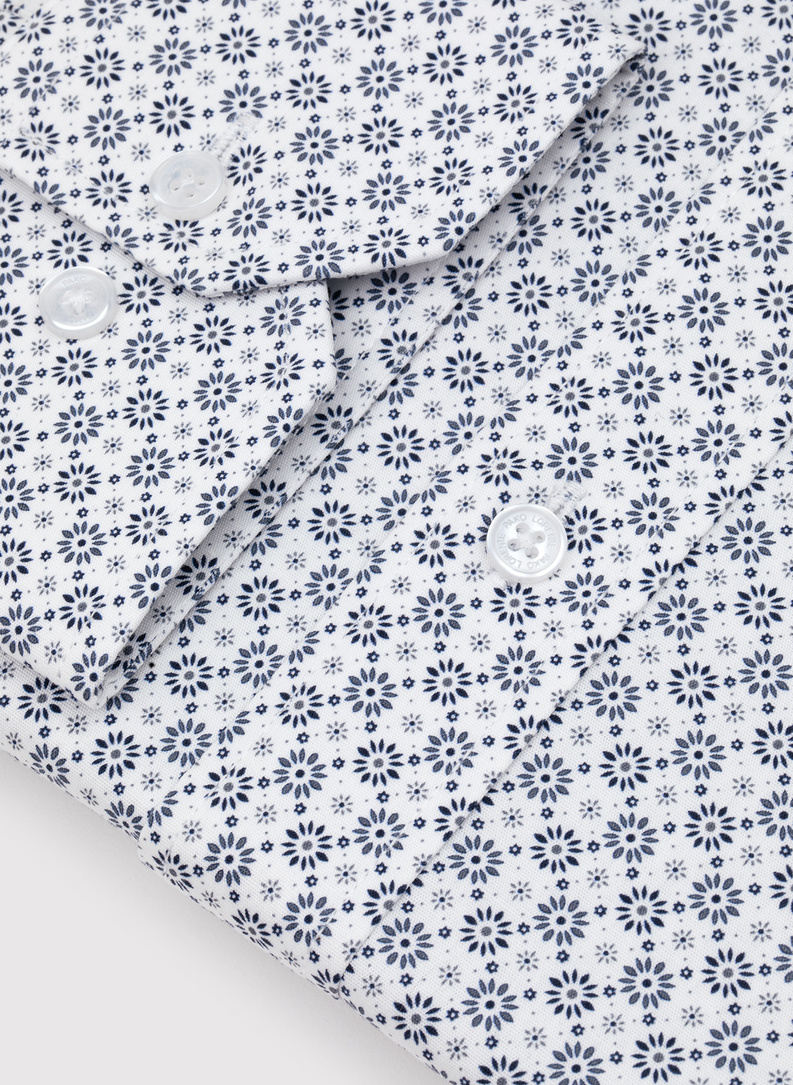 Biała koszula męska w mikrowzór