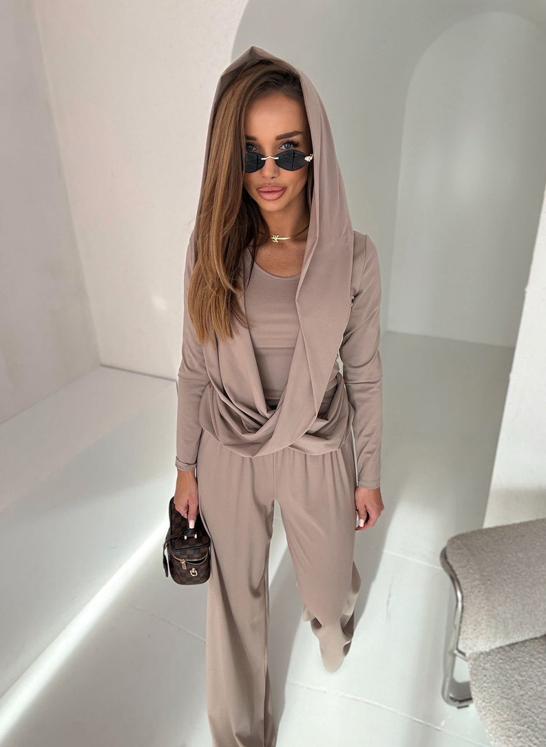 Komplet damski MEDI w kolorze beżowym