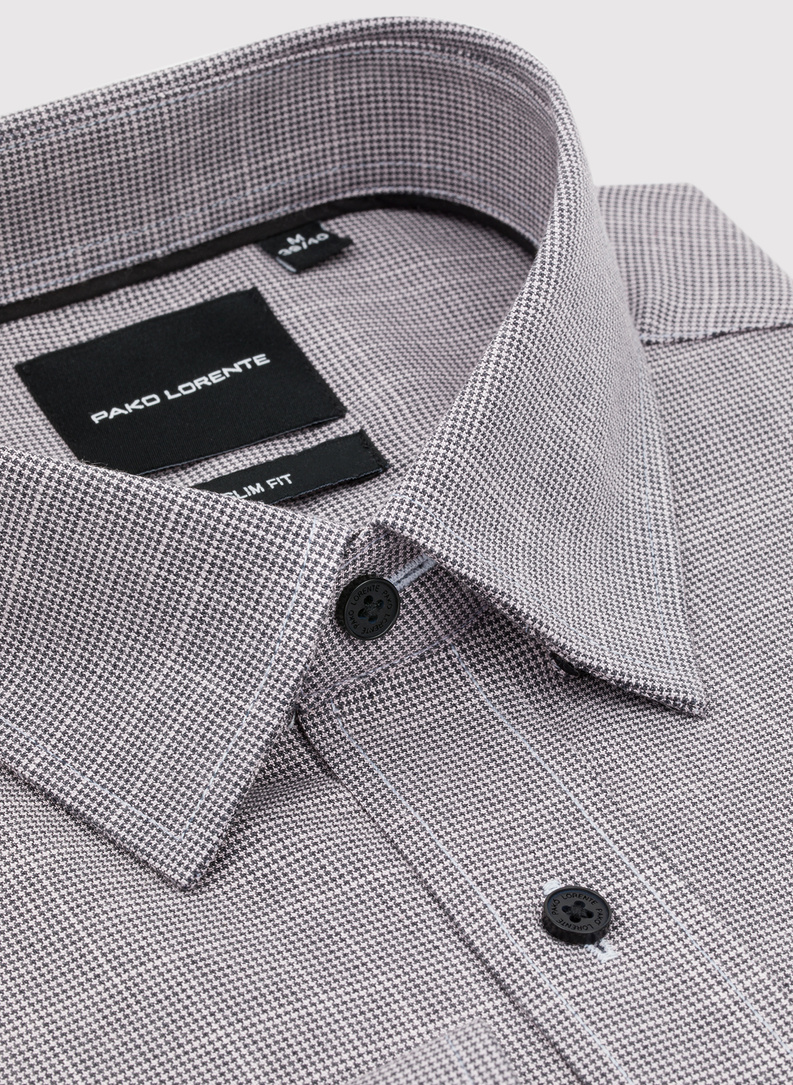 Brązowa koszula w drobną kratę