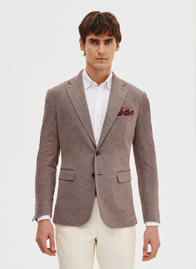 Dzianinowa marynarka w kolorze brązowym