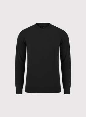Czarny sweter v-neck