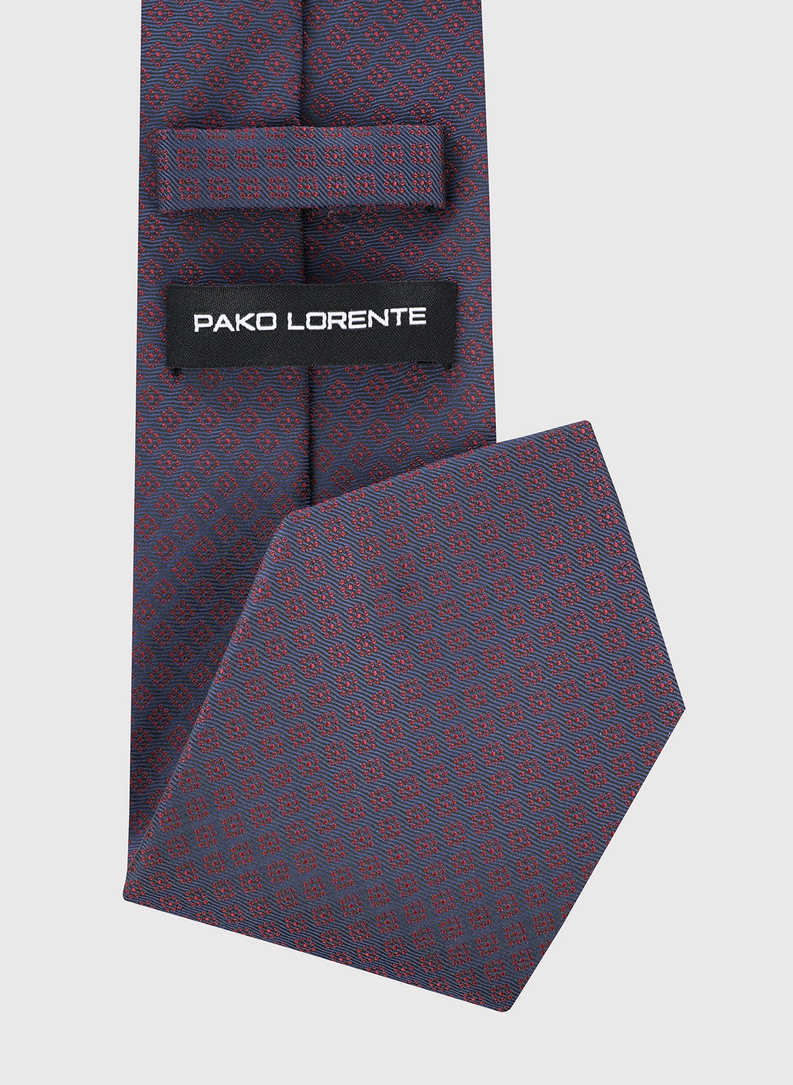 Bordowy krawat we wzór