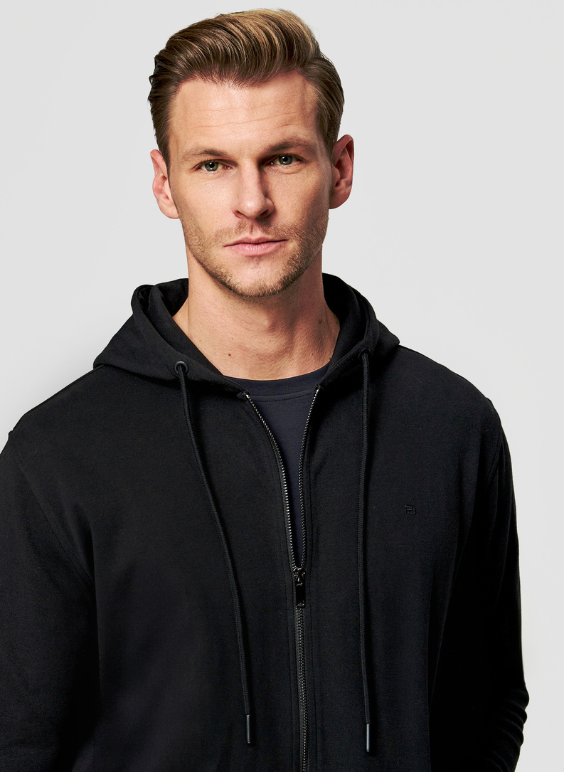 Czarny dres męski z kapturem