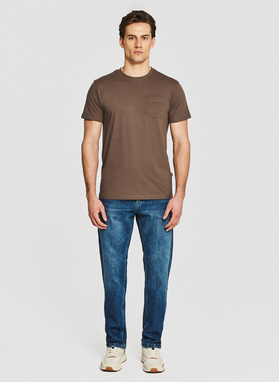 Brązowy bawełniany t-shirt z kieszonką