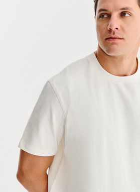 Biały t-shirt oversize