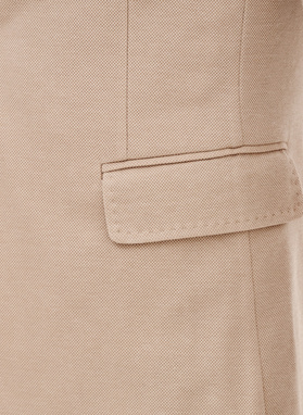 Dzianinowa marynarka w kolorze beżowym