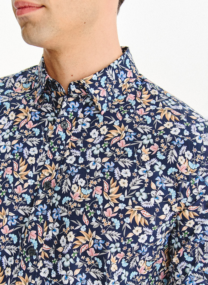 Granatowa koszula w kwiaty