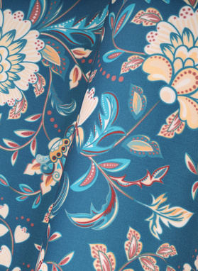 Niebieska poszetka w kwiatowy wzór