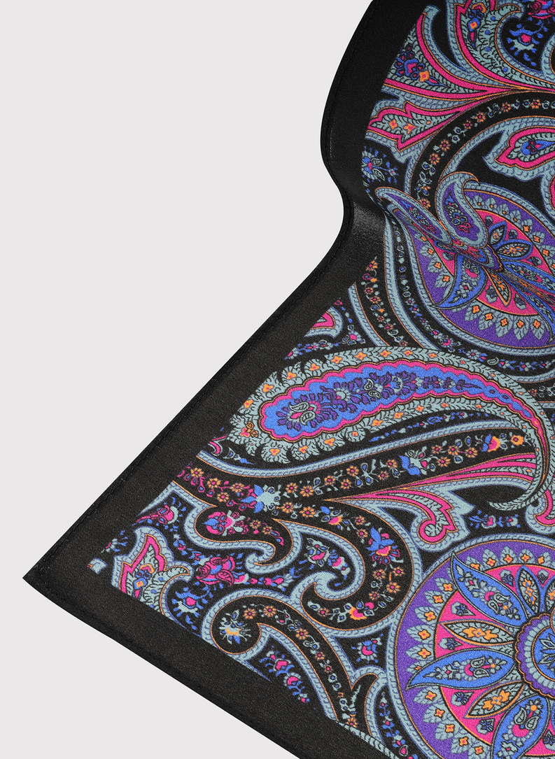 Czarna poszetka w paisley