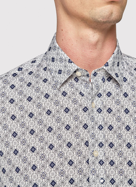 Męska koszula w kolorze białym w granatowy wzór