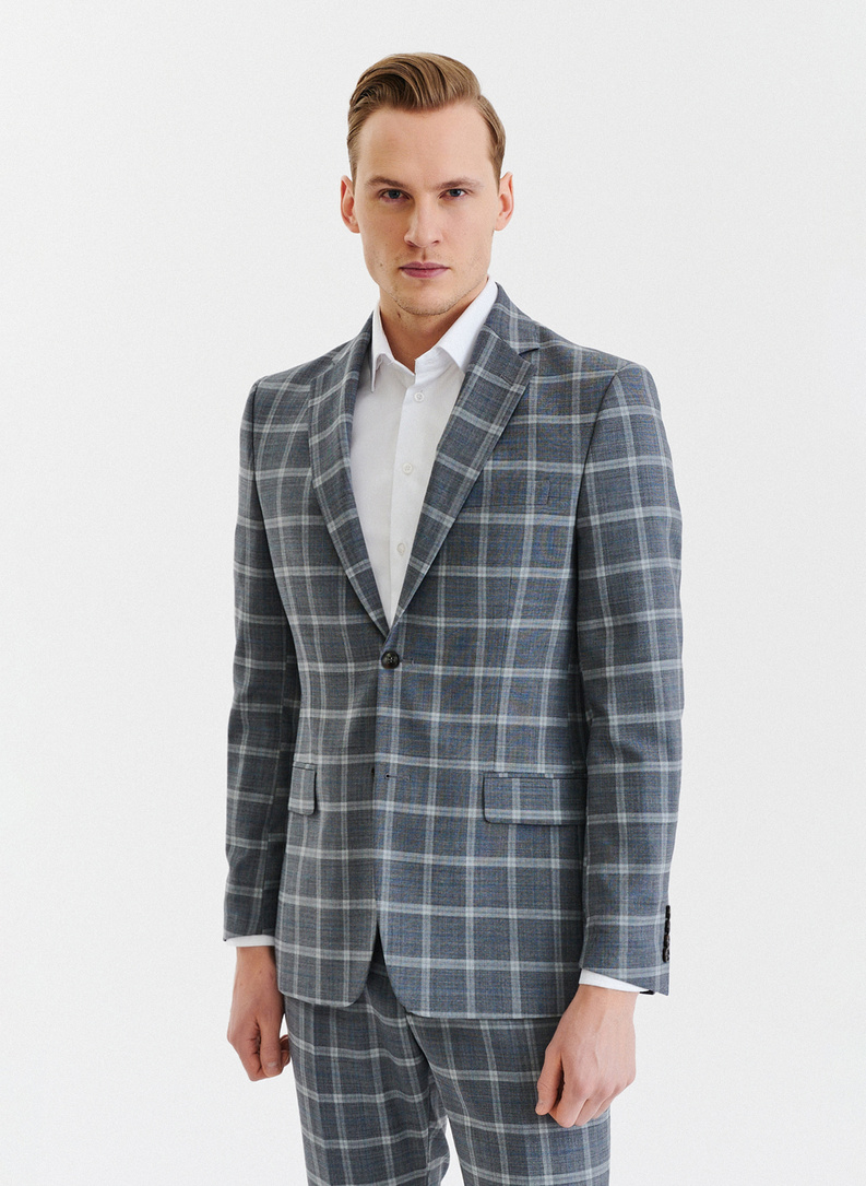 Szary garnitur męski w kratę