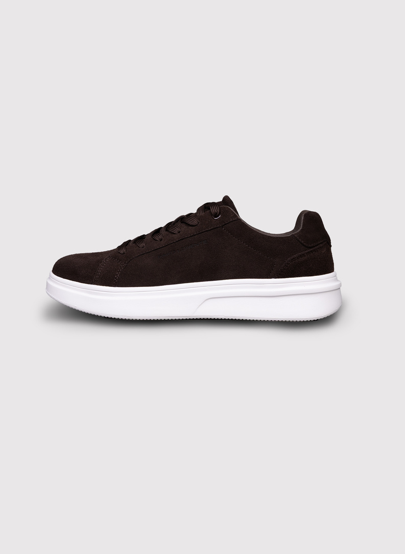 Zamszowe sneakersy męskie w kolorze  brązowym