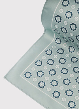 Jasnozielona poszetka we wzór