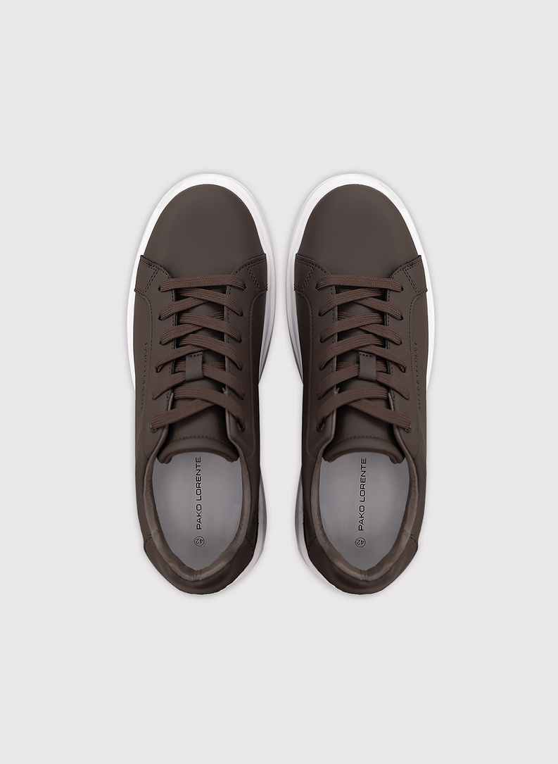 Sneakersy męskie w brązowym kolorze