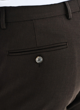 Ślubny brązowy garnitur męski