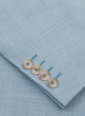 Gładki błękitny garnitur męski z wełny