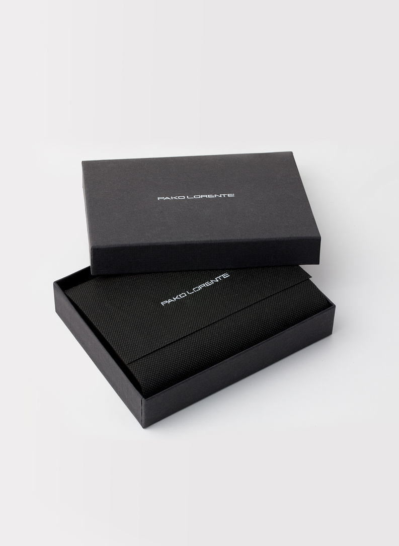 Męski portfel w kolorze czarnym