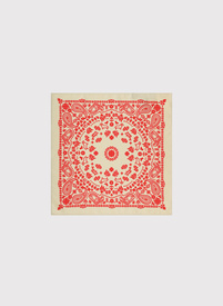 Beżowa poszetka we wzór