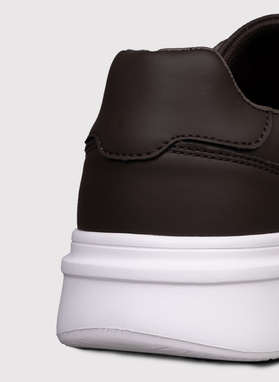 Sneakersy męskie w brązowym kolorze
