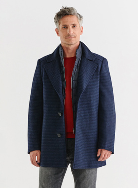 Granatowy płaszcz męski w mikrowzór