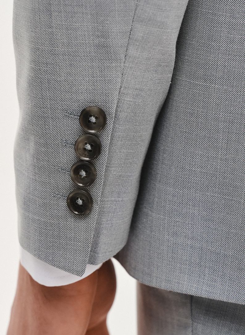 Szara marynarka garniturowa