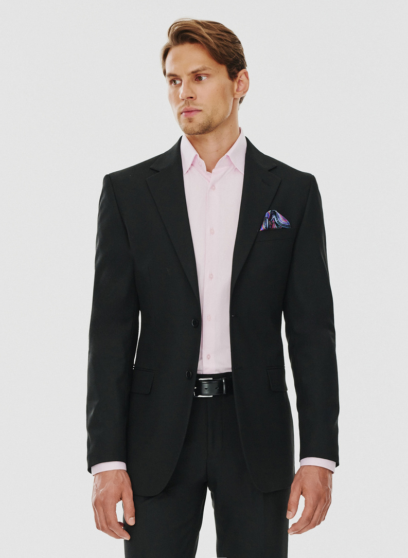 Czarny klasyczny garnitur męski